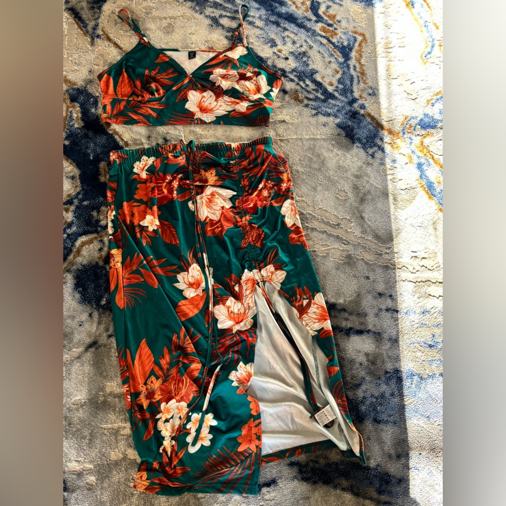 SHEIN Curve Green and Orange Top